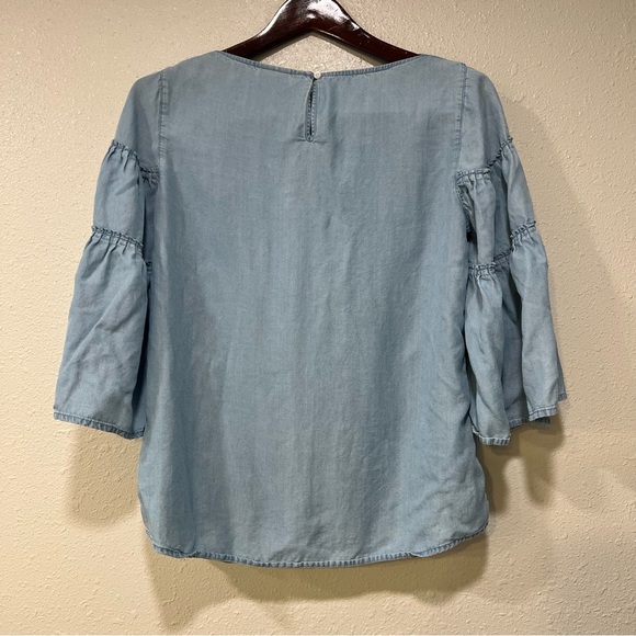 J Jill Denim Top XS Petite Tiered Ruffle Bell Sleeve Tencel Lyocell Women’s Blue - Picture 2 of 5